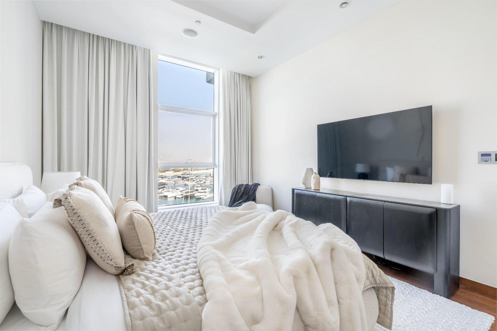 Apartment Oceana Luxury 4 Bedroom With Access And Sea Views By Exclusive Homes